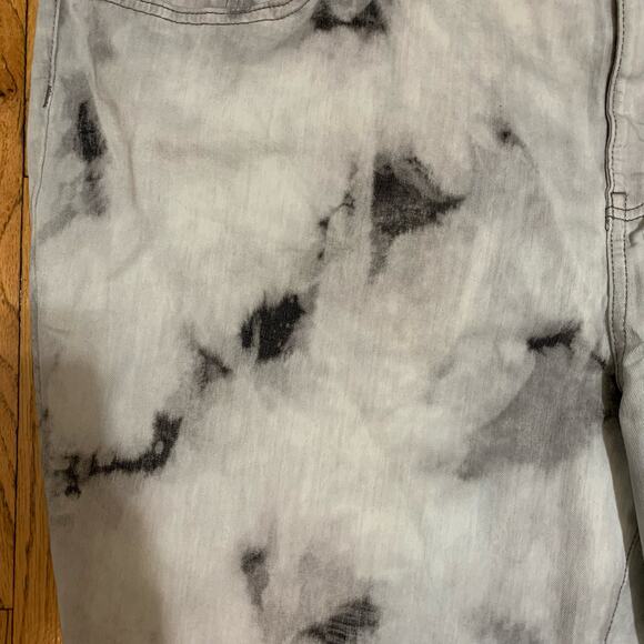 Logo Lori Goldstein NWT Gray Gravel Cloud Wash Skinny Jeans - Picture 4 of 12